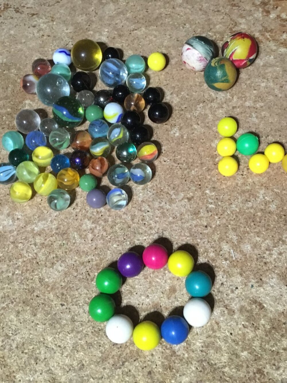 SMALL VINTAGE COLORFUL MARBLES CONNECTING BALLS SUPER BALLS LOT